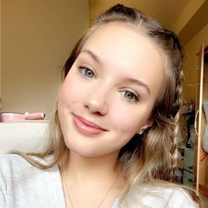 Meet your Posher, Sophia